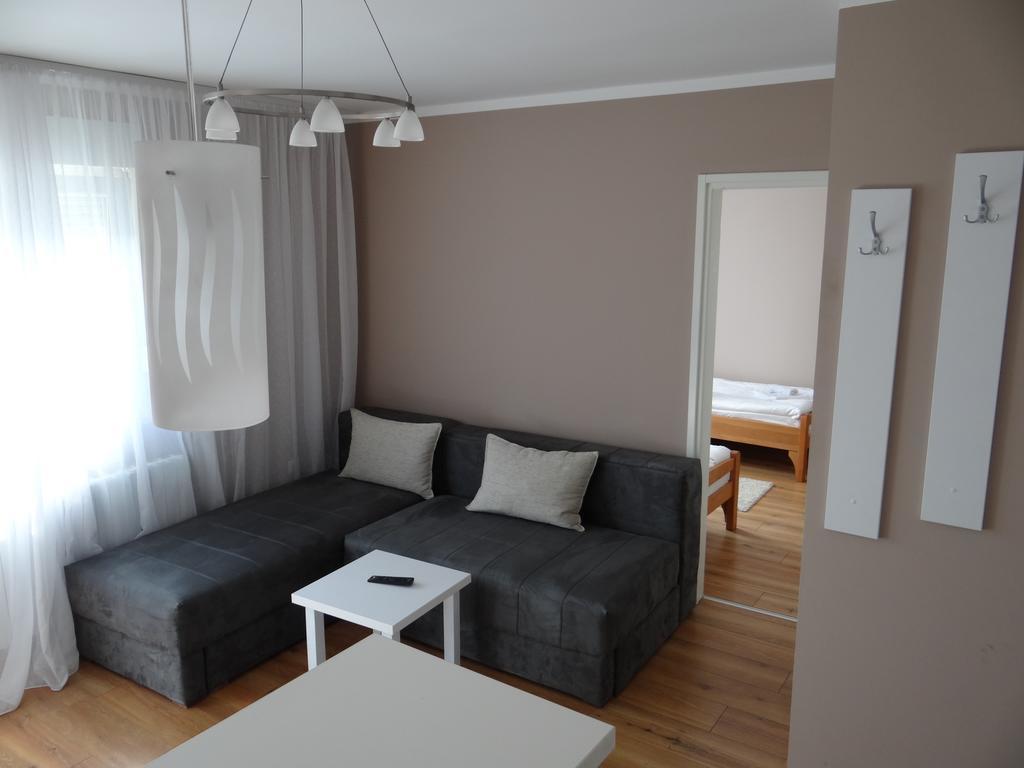 Hostel S Nowy Sad Zewnętrze zdjęcie