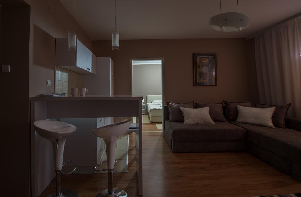 Hostel S Nowy Sad Zewnętrze zdjęcie