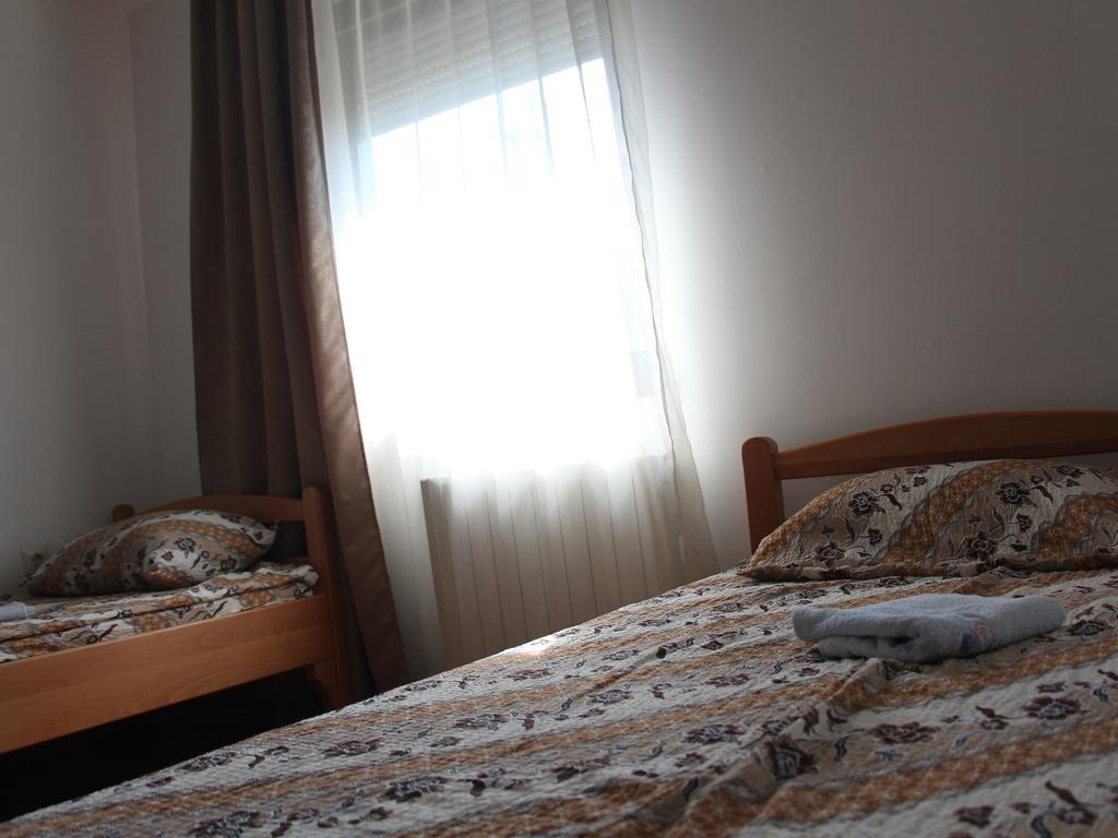 Hostel S Nowy Sad Zewnętrze zdjęcie