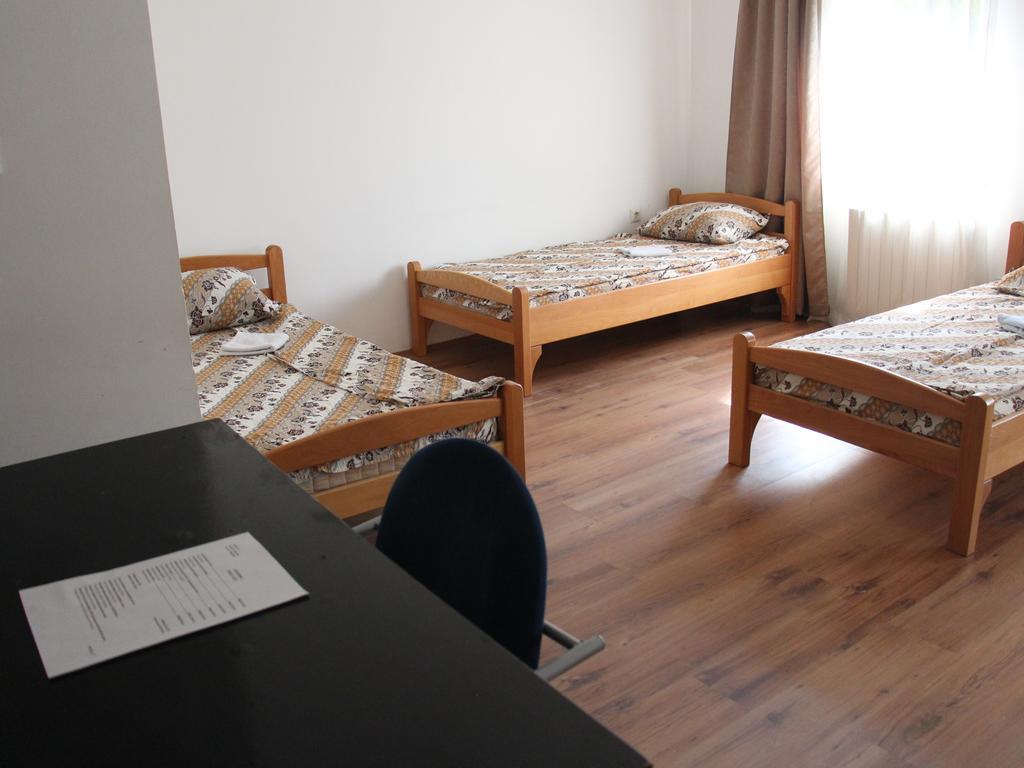 Hostel S Nowy Sad Zewnętrze zdjęcie