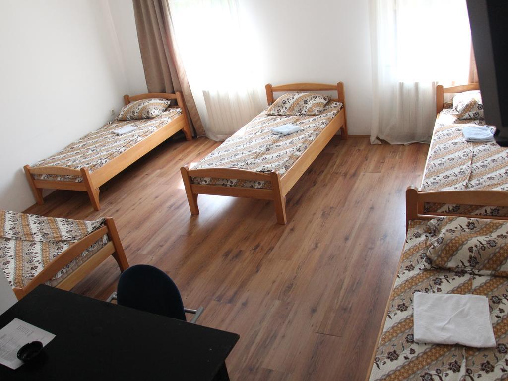 Hostel S Nowy Sad Zewnętrze zdjęcie