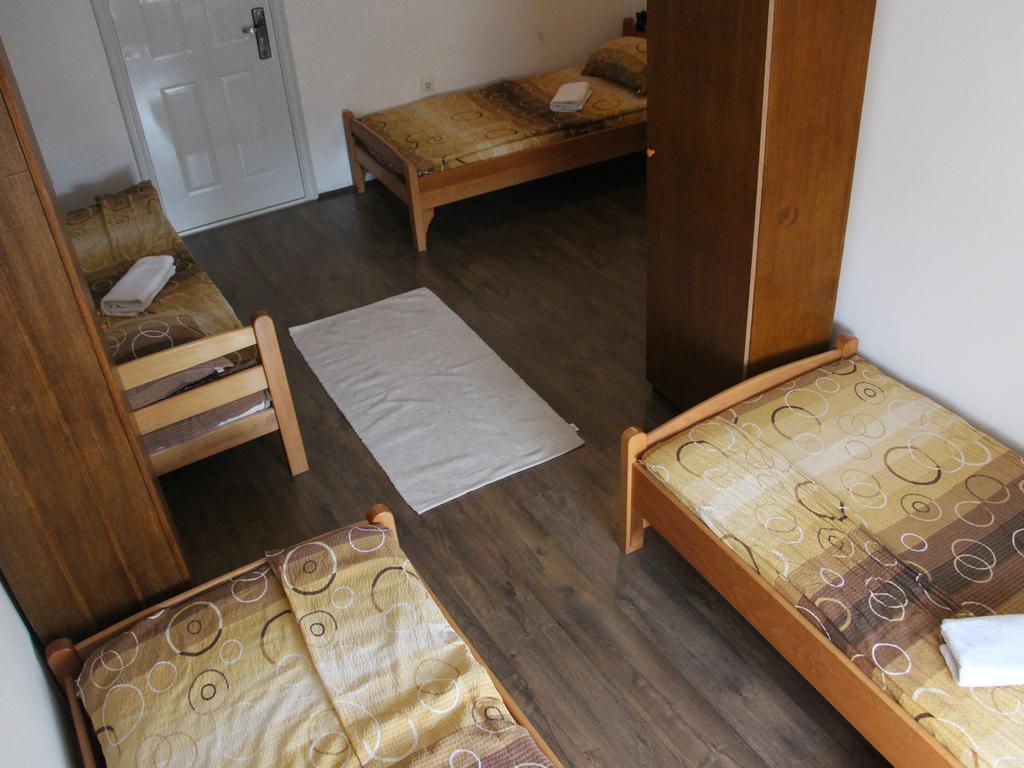 Hostel S Nowy Sad Zewnętrze zdjęcie