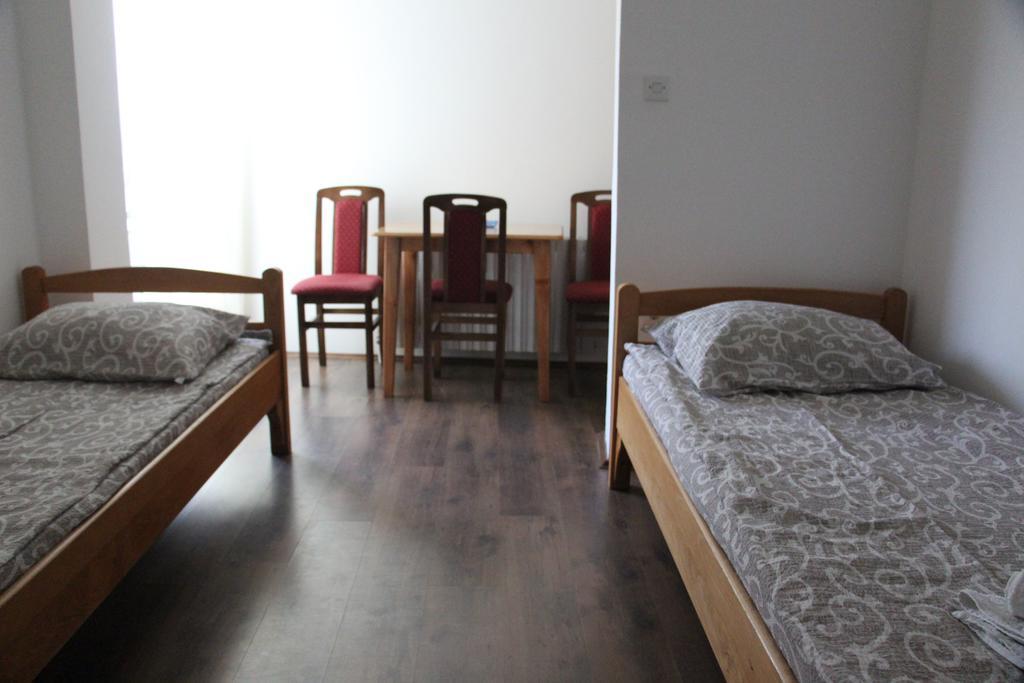 Hostel S Nowy Sad Zewnętrze zdjęcie